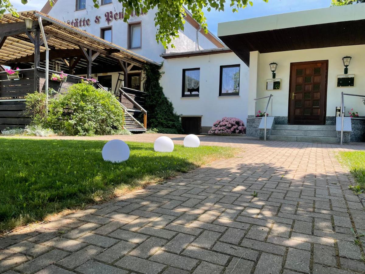 Pension & Gaststaette Bauernstube Heinsdorfergrund Dış mekan fotoğraf